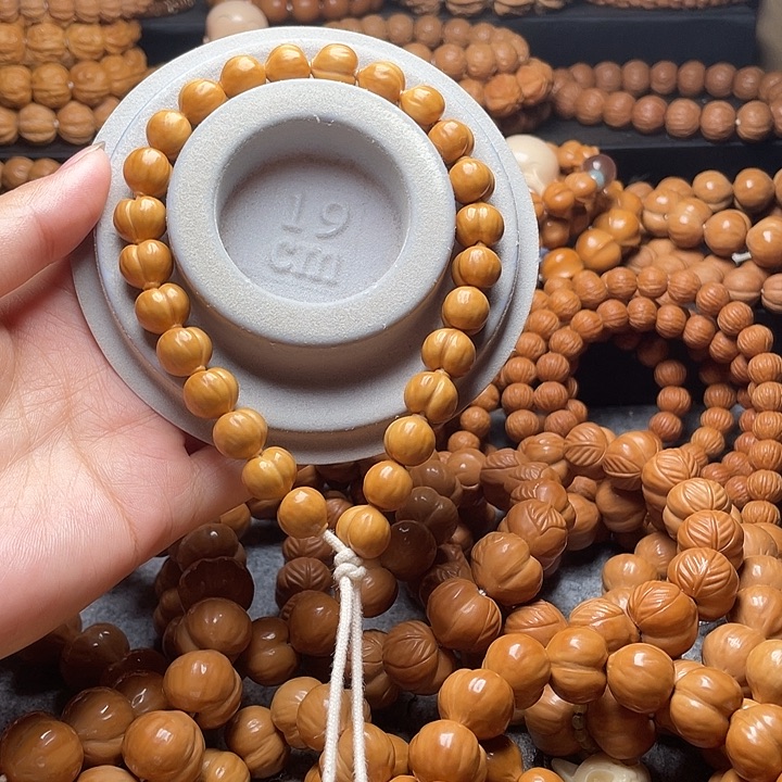 靳***猴头核桃手串小屁桃