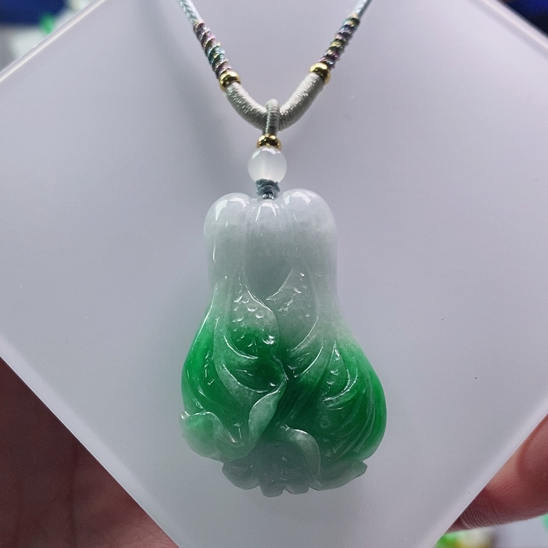 翡翠未镶嵌吊坠(赠链)