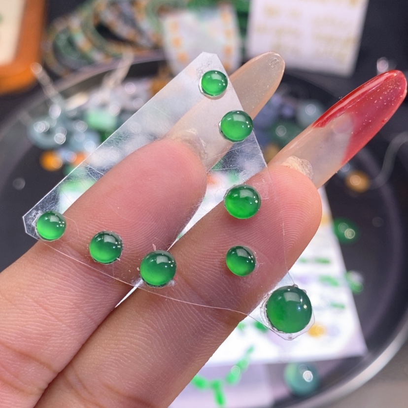 【闪购商品】翡翠挂件未镶嵌蛋
