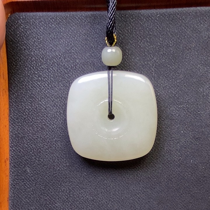 和田玉颈饰未镶嵌寒****平