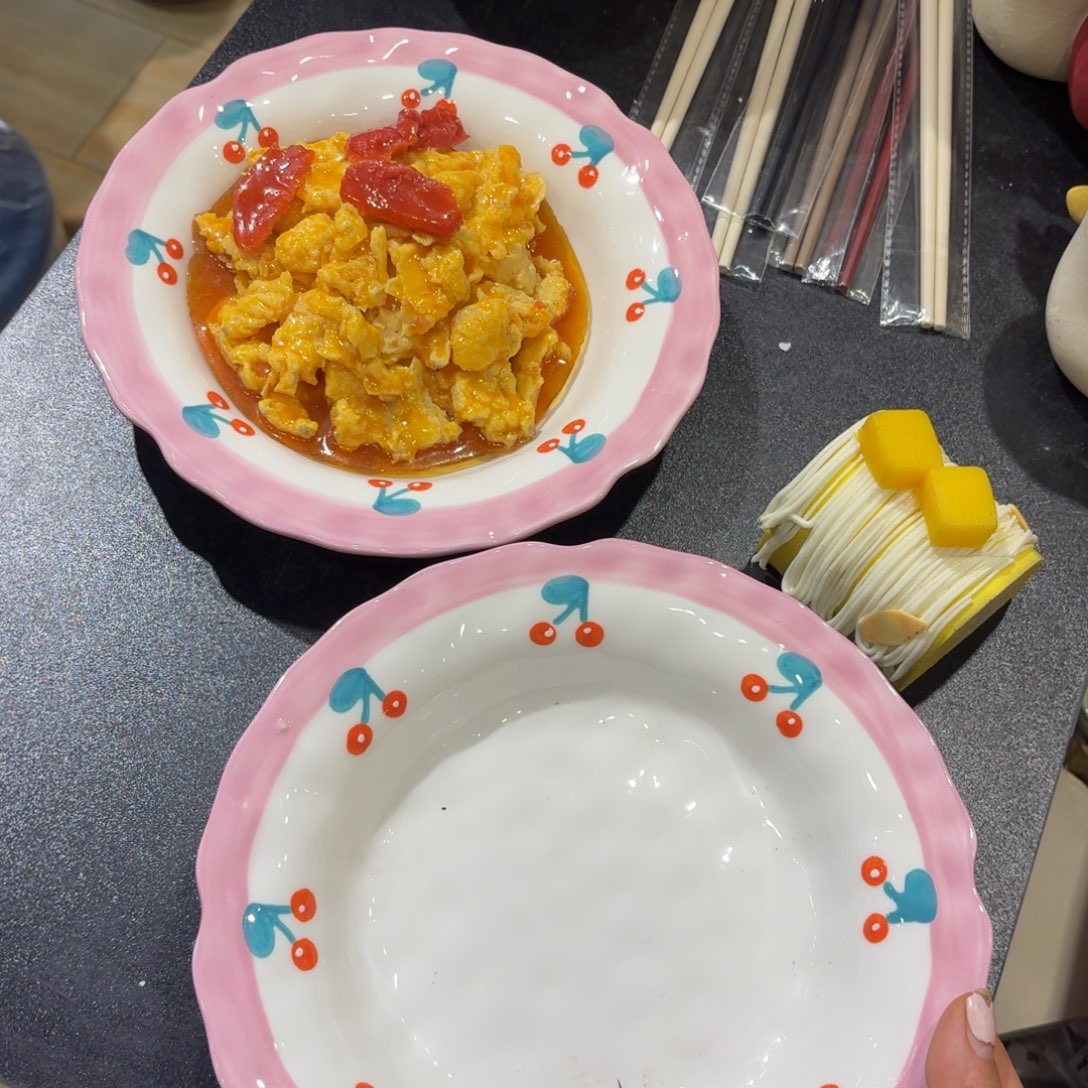 瓷微瑕两个8寸介意勿拍