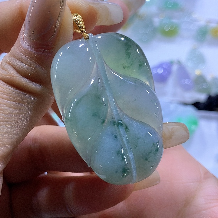 翡翠颈饰18K金镶嵌天然翡翠A货吊坠