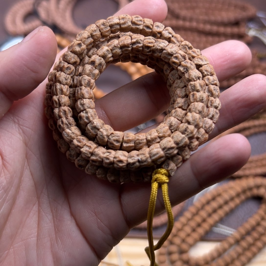 金刚菩提吊坠百香大肠……..