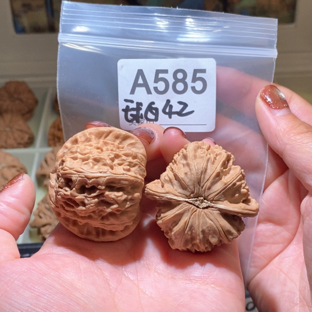 吊坠文玩核桃42全品球白