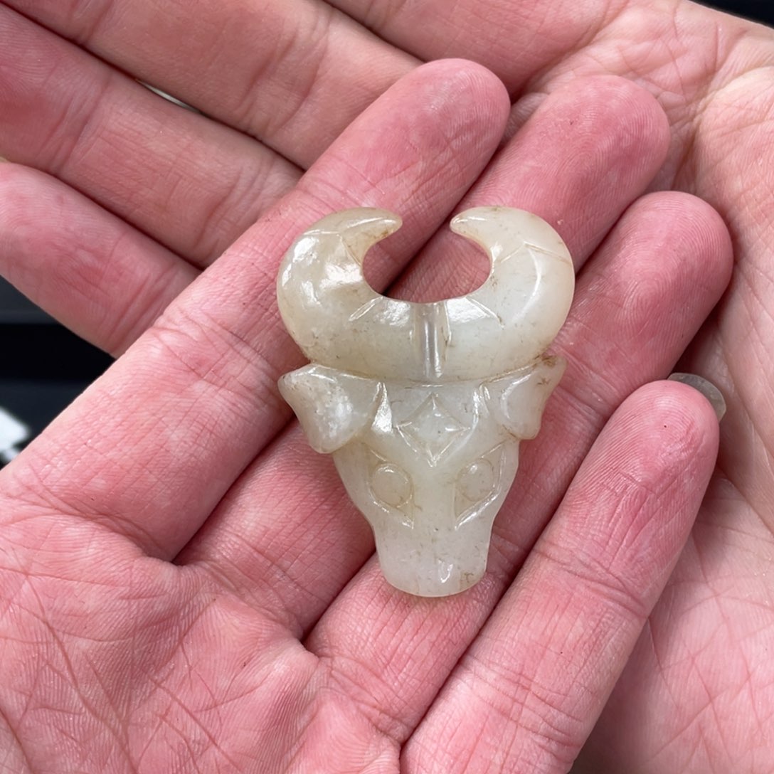 和田玉（糖玉）颈饰未镶嵌不*楼