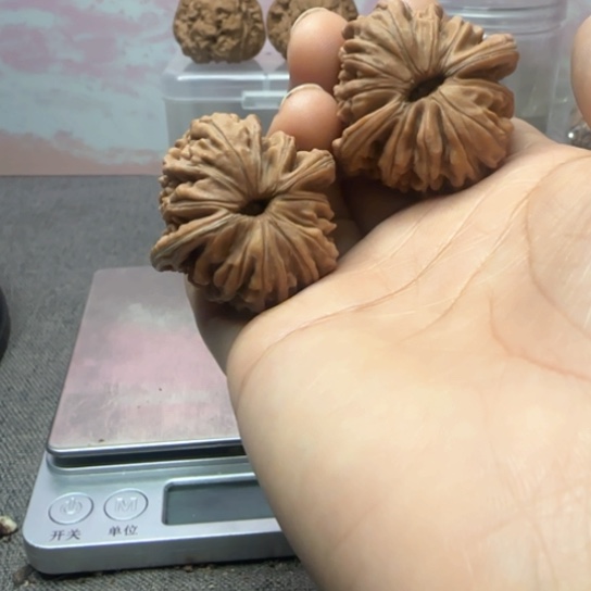 文玩核桃吊坠H**o核桃