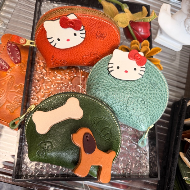 头层牛皮KT猫贝壳包厚植糅牛皮可爱零钱包卡包收纳多功能简约