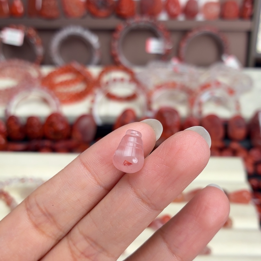 熊***~南红玛瑙未镶嵌颈饰三通9+