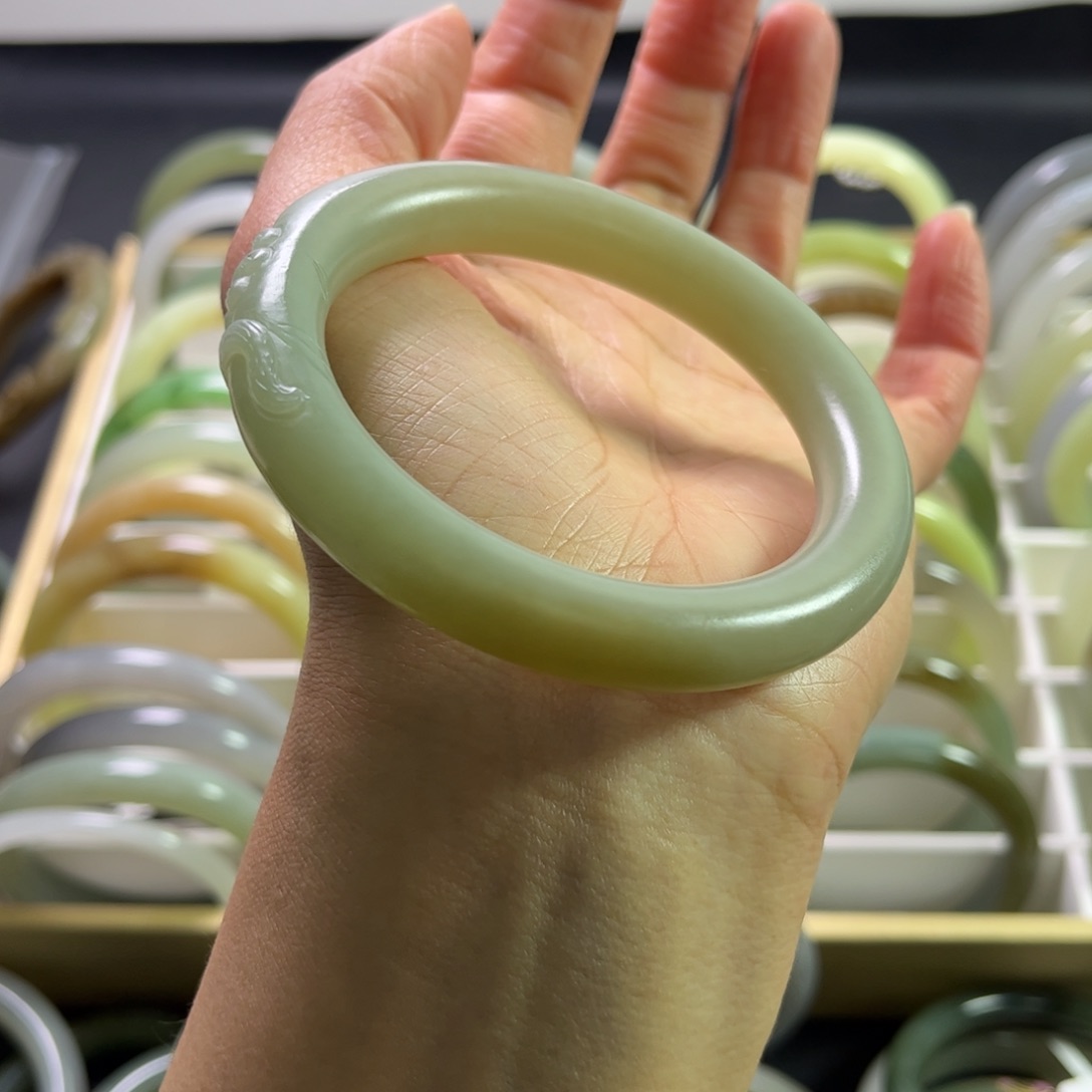 和田玉手镯58.5圈未镶嵌啧*