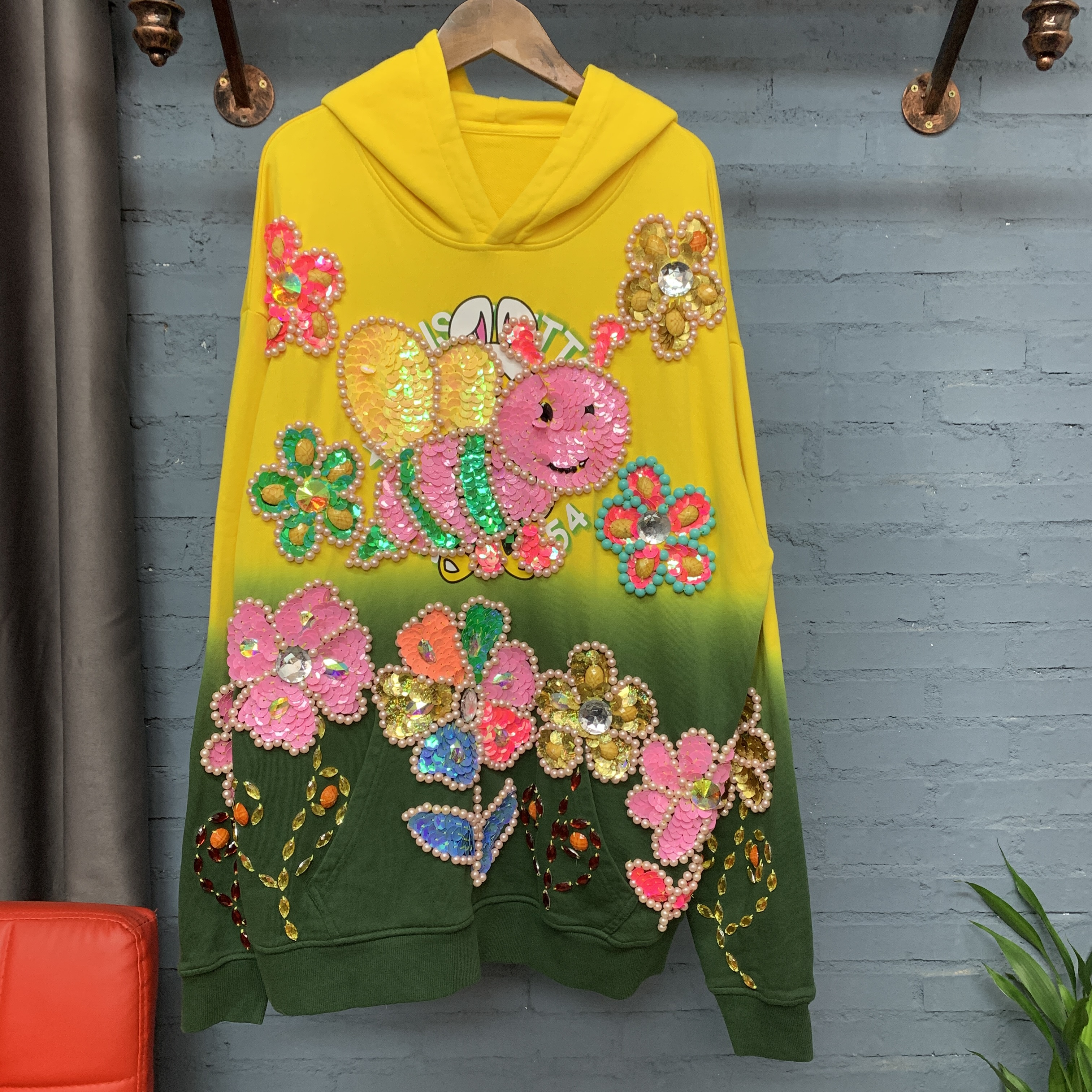 满钻连帽渐变蜜蜂卫衣