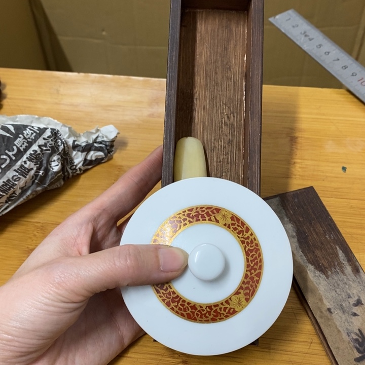 瓷片哈中古工艺品一件