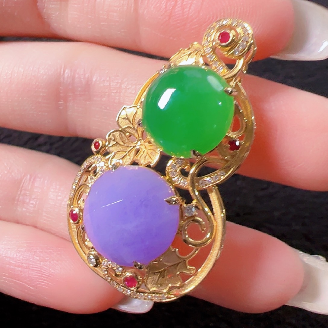 翡翠18K金镶嵌颈饰签收后24小时鉴赏期，过时不退