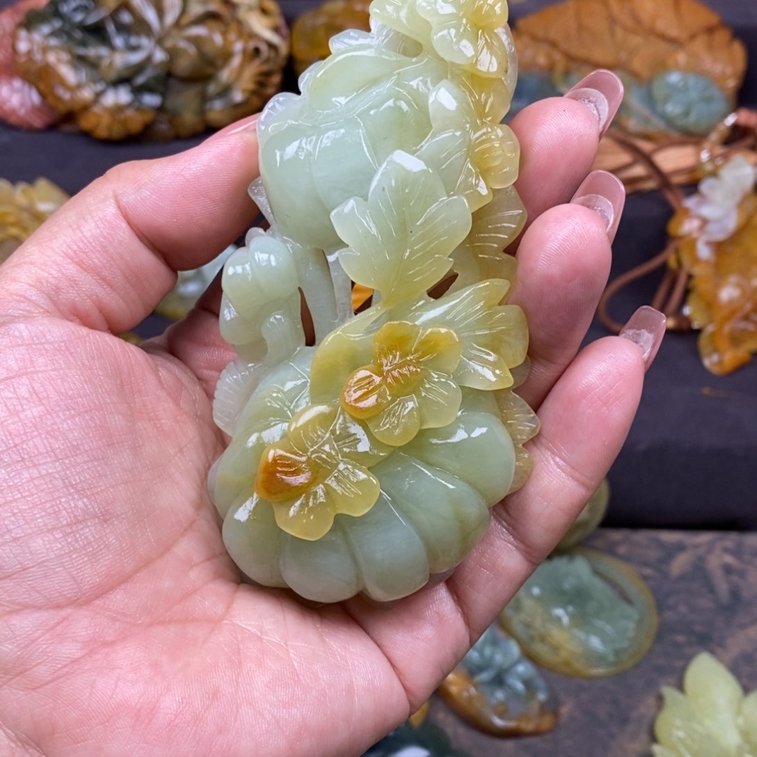 蛇纹石玉颈饰未镶嵌用****0