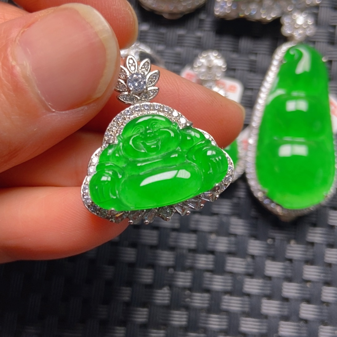 翡翠银S925镶嵌颈饰佛公吊坠