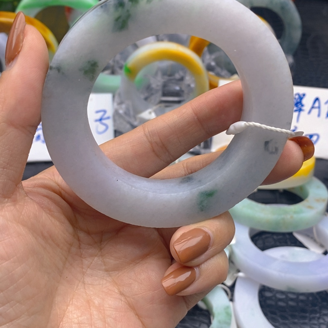 定制翡翠未镶嵌翡翠手镯