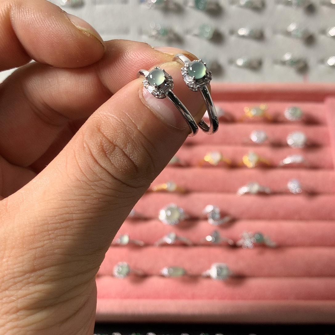 抱***了翡翠银S925镶嵌戒指69