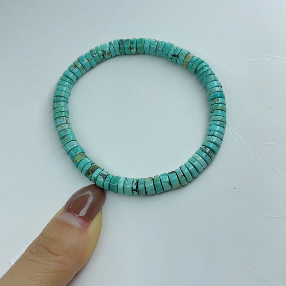 绿松石颈饰未镶嵌