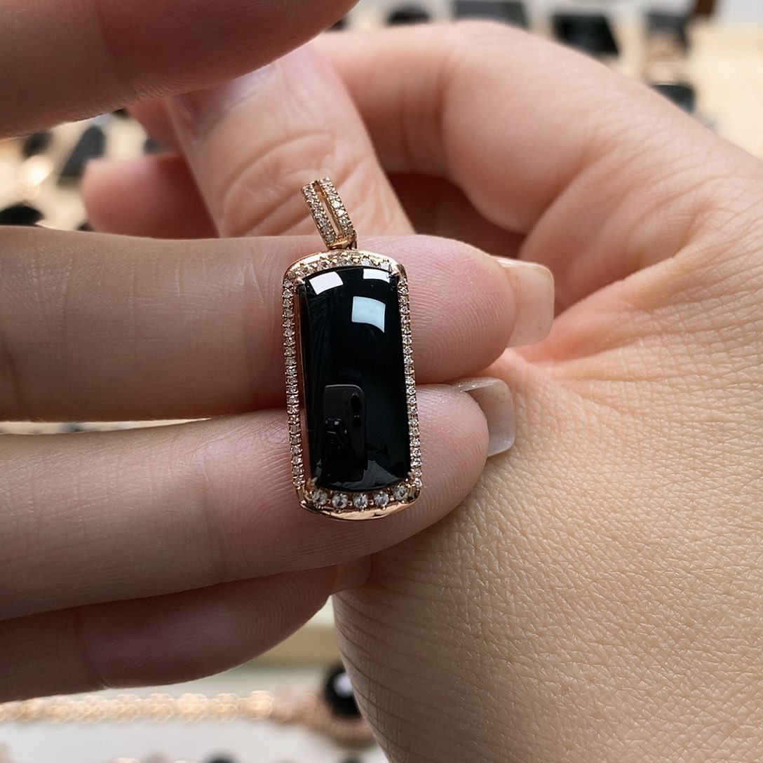 翡翠颈饰18K金镶嵌墨翠