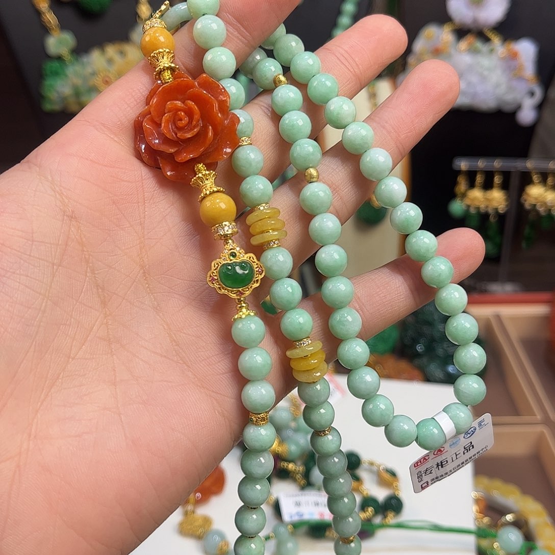 未***雨翡翠未镶嵌颈饰翡翠