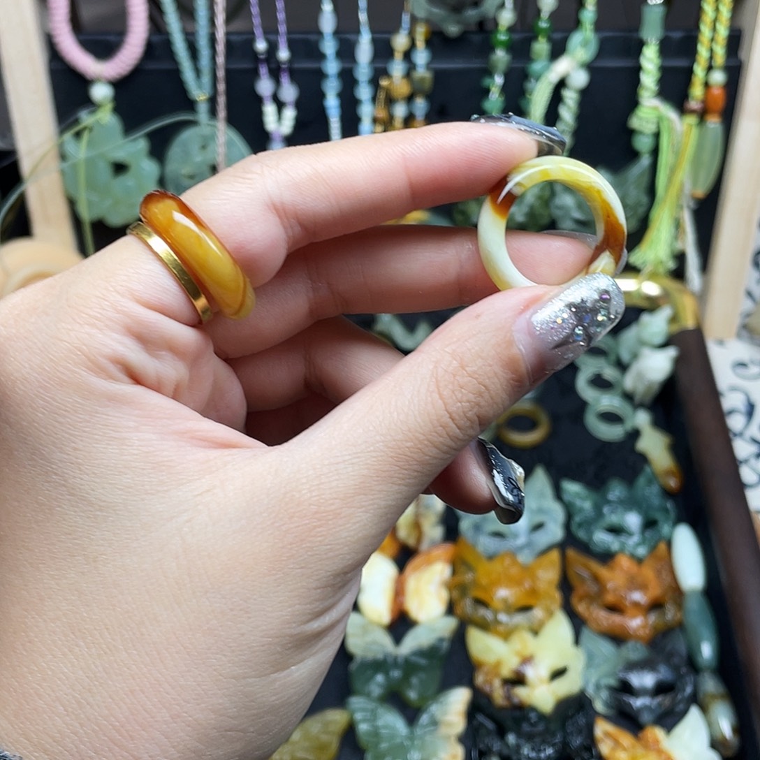 蛇纹石玉未镶嵌颈饰17.2