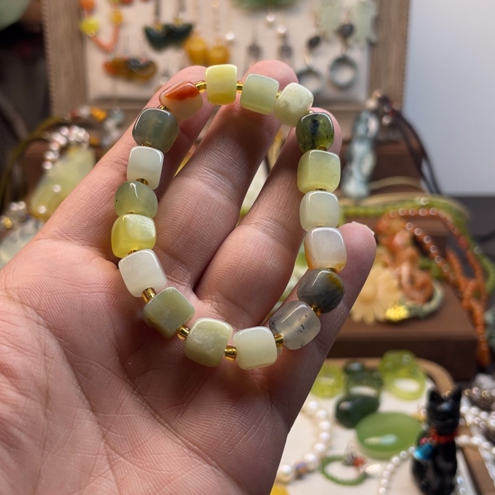 蛇纹石玉手串未镶嵌
