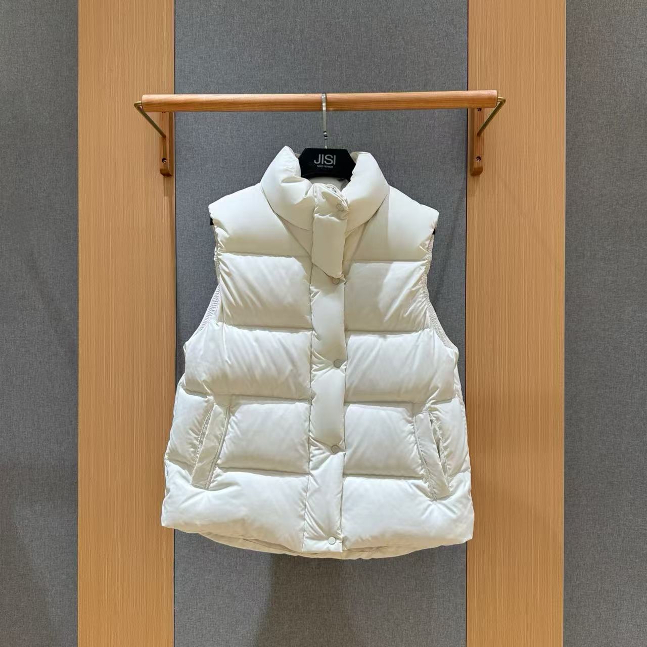 JISI A+ 白色立领收腰羽绒服马甲时尚网红-YR25724A