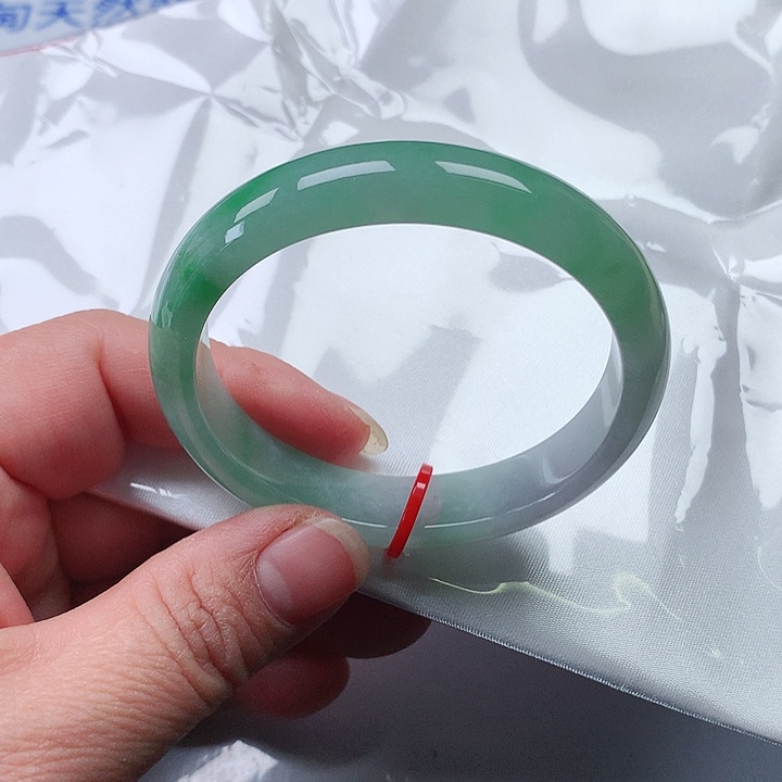 翡翠手镯未镶嵌翡翠057