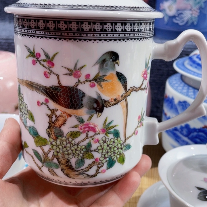 爷粉彩手绘花鸟办公杯