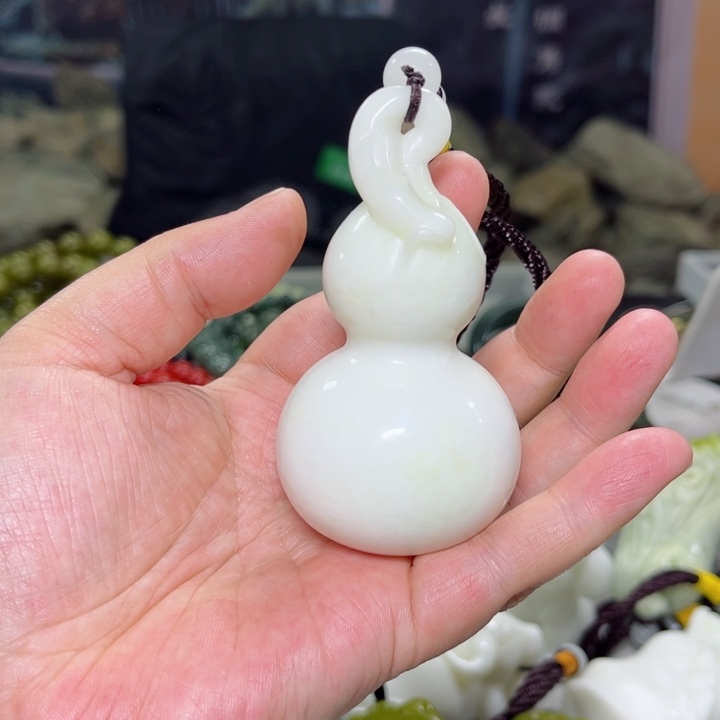 蛇纹石玉手把件多样性发货未镶嵌