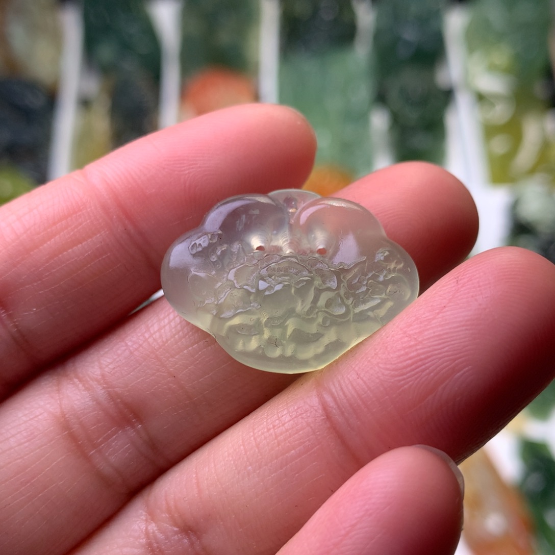 蛇纹石玉未镶嵌挂件牡丹如意锁