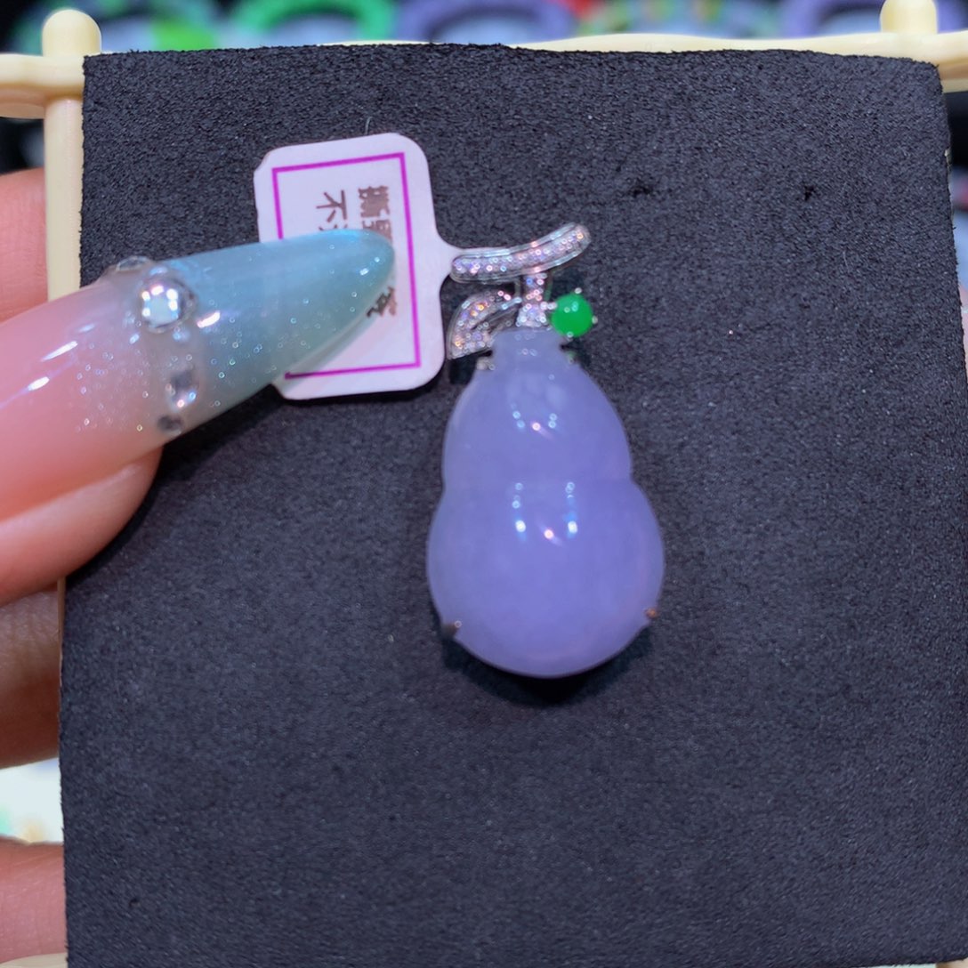 翡翠18K金镶嵌颈饰翡翠