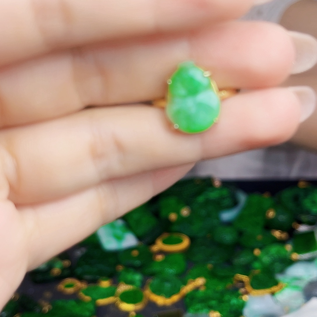 翡翠银S925镶嵌颈饰多样性