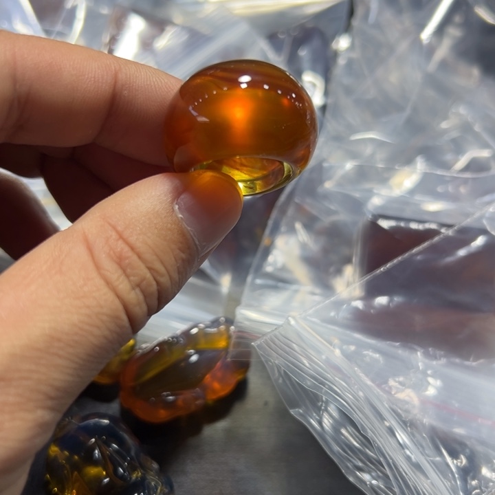 寶***呗琥珀未镶嵌颈饰琥珀