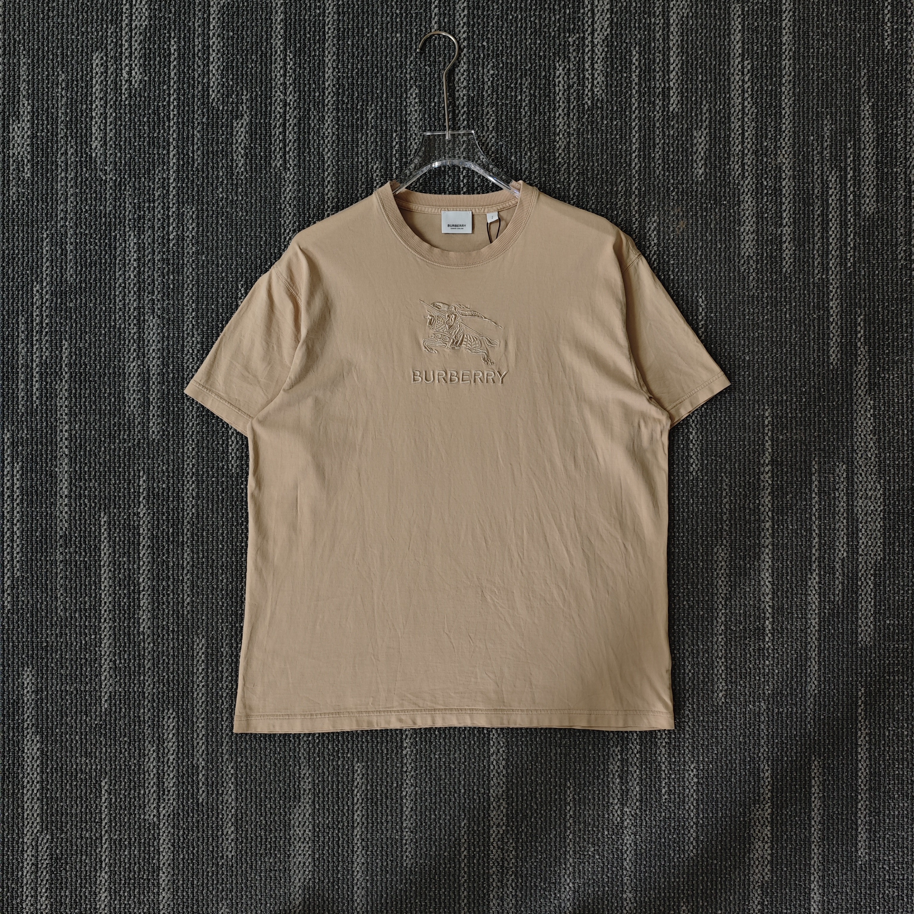 99新 BURBERRY/博柏利 纯色字母战马刺绣圆领短袖T恤/S码/6570