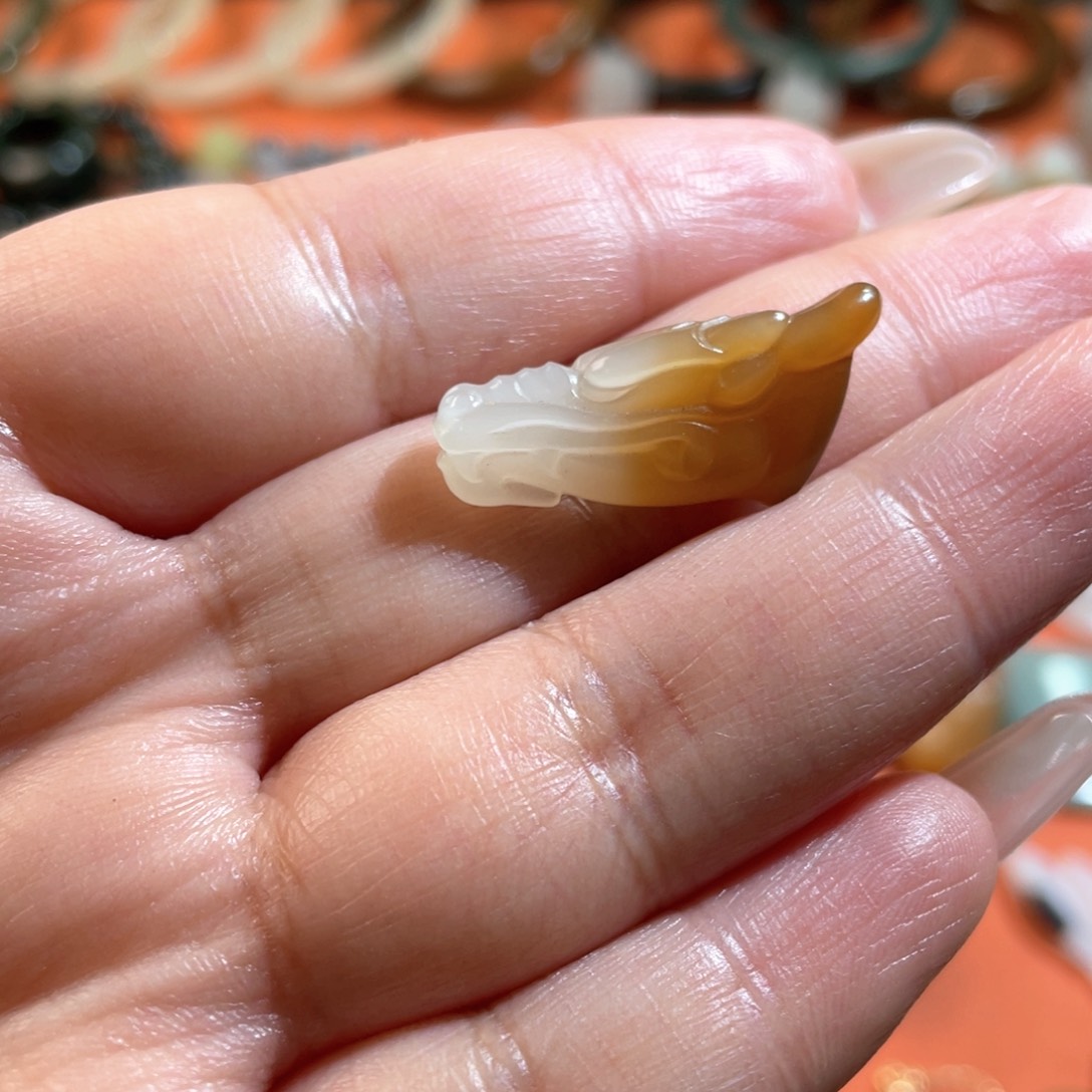 和田玉吊坠未镶嵌