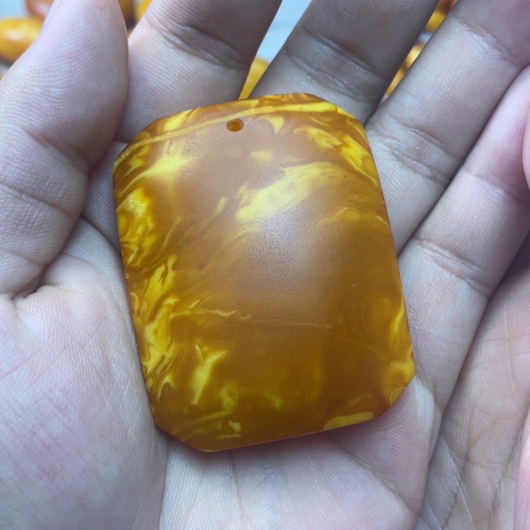 蜜蜡未镶嵌吊坠(不含链)