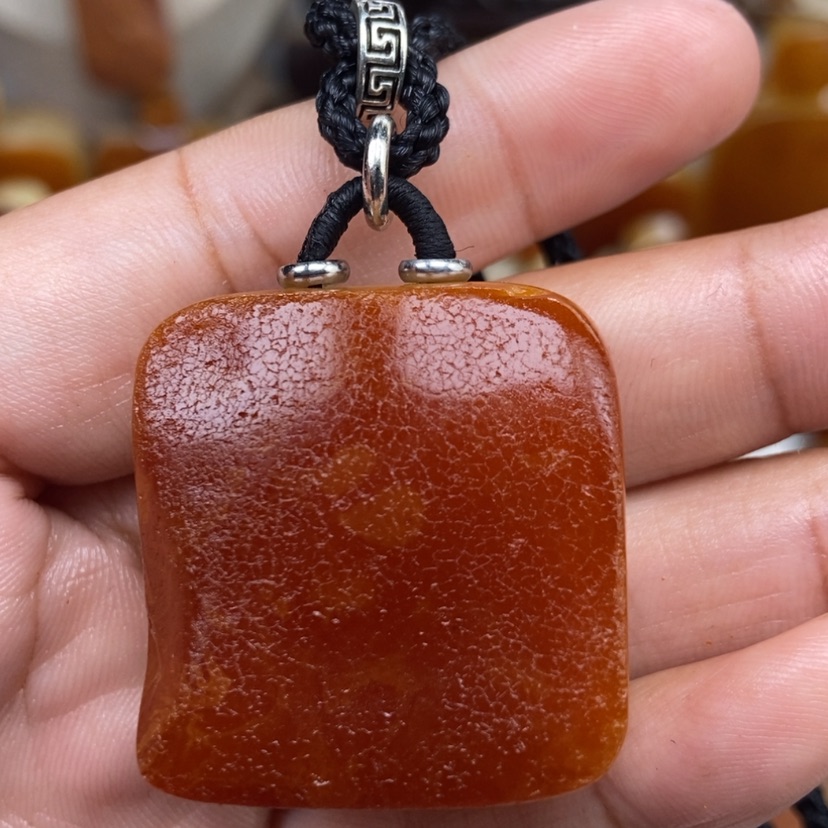 【闪购商品】未镶嵌颈饰琥珀