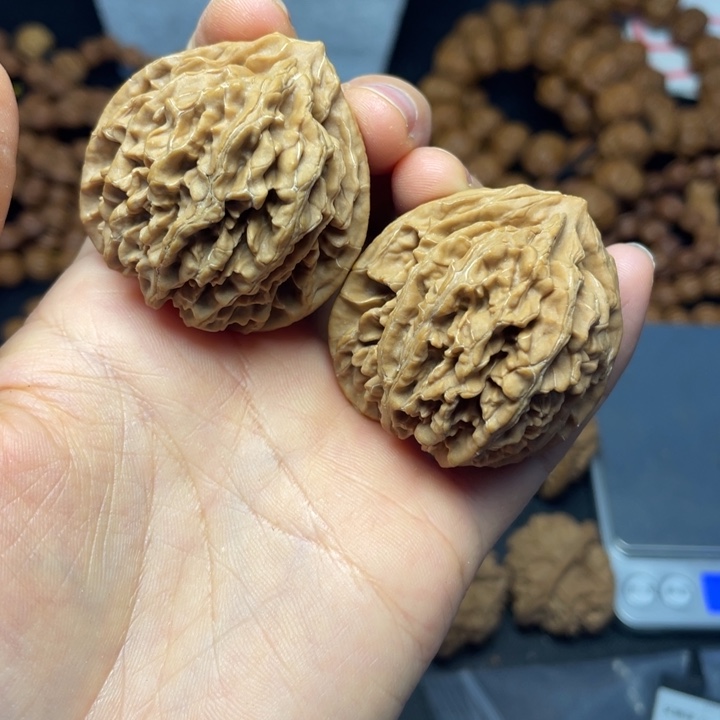 文玩核桃把件秦岭黑桃a40