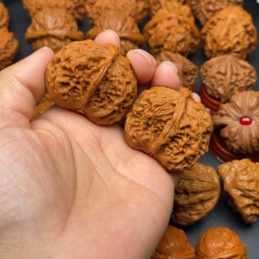 【闪购商品】文玩核桃把件把***冬核桃