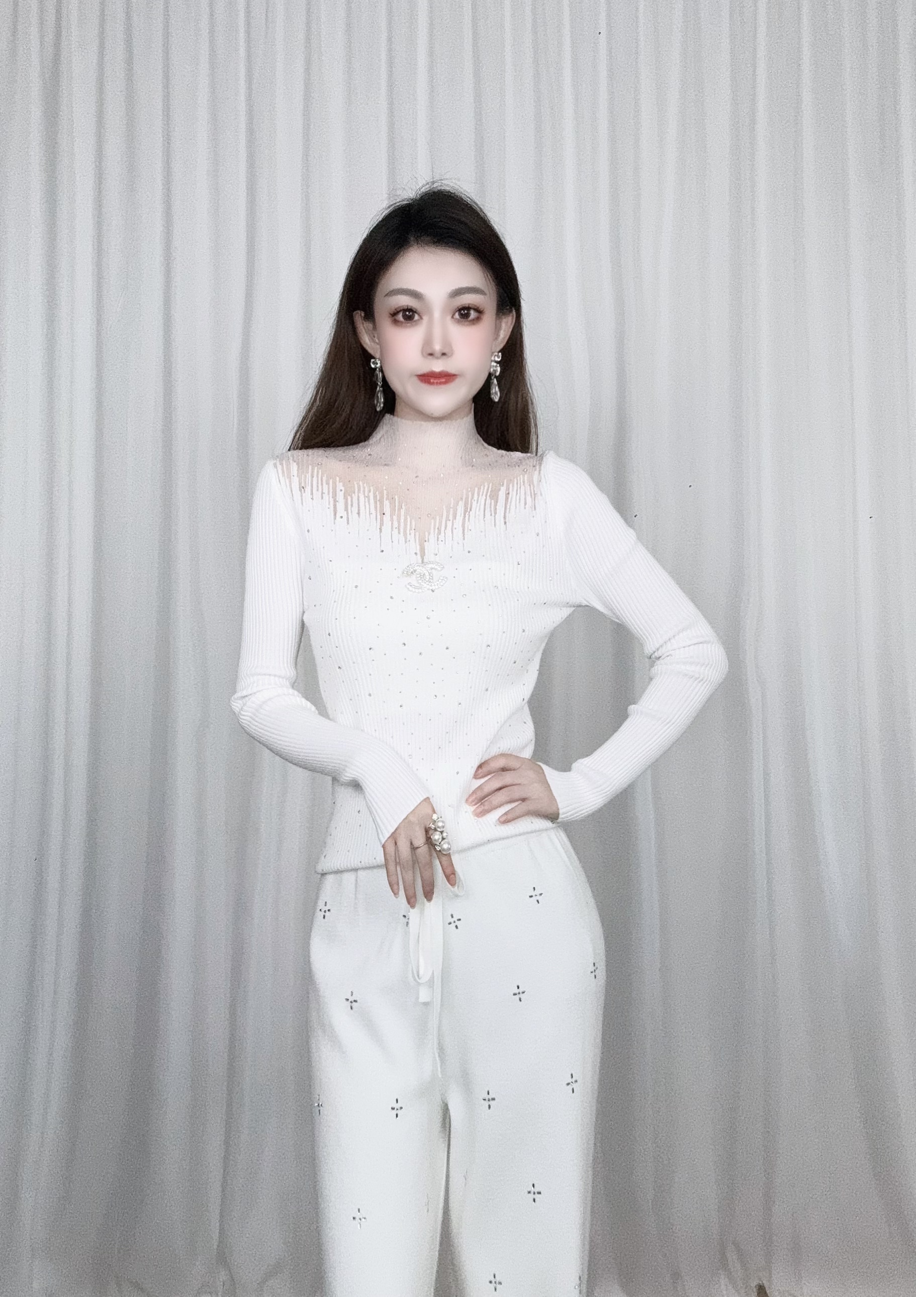 纯色常规长袖毛针织衫轻奢秋冬设计师时尚蕾丝打底