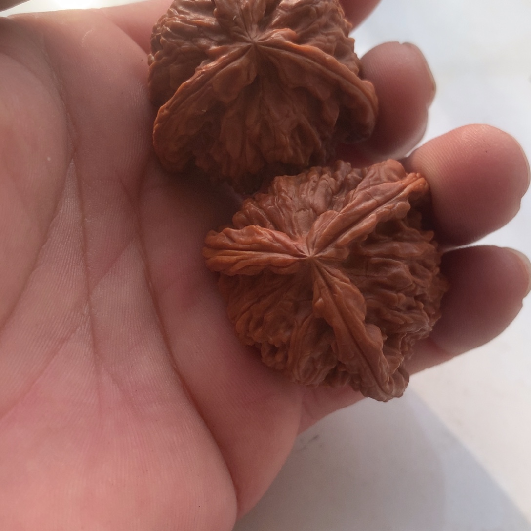 文玩核桃吊坠三棱