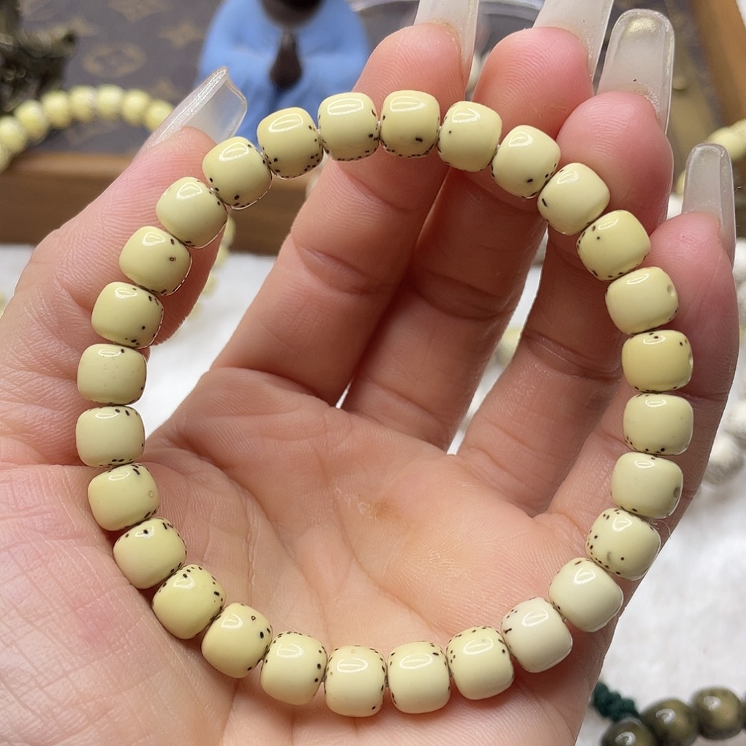 吊坠星月菩提原生态顺白通体大留白卡8