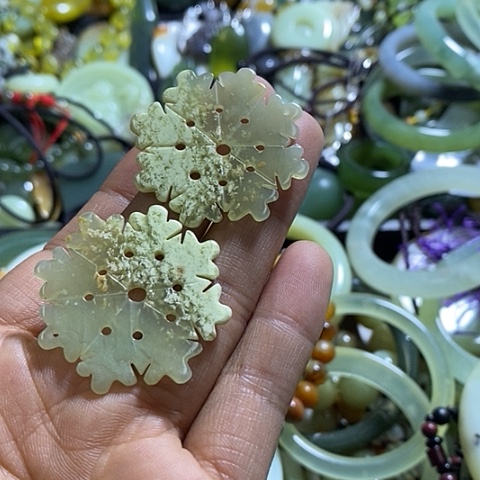 岫玉耳环未镶嵌一对