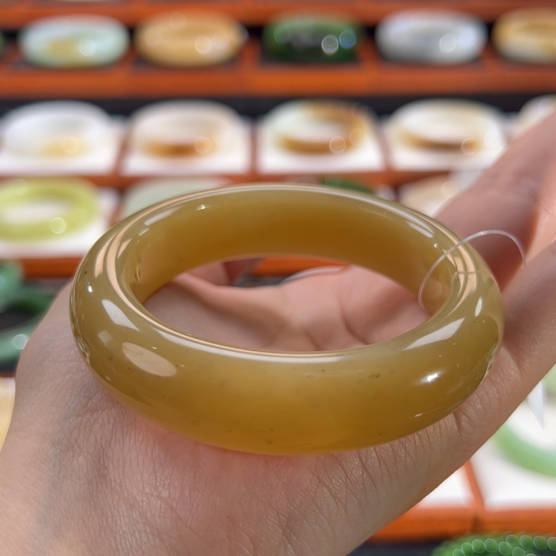 和田玉（糖玉）手镯未镶嵌