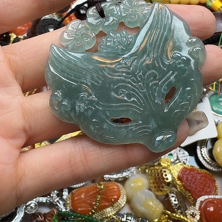 翡翠未镶嵌颈饰翡翠