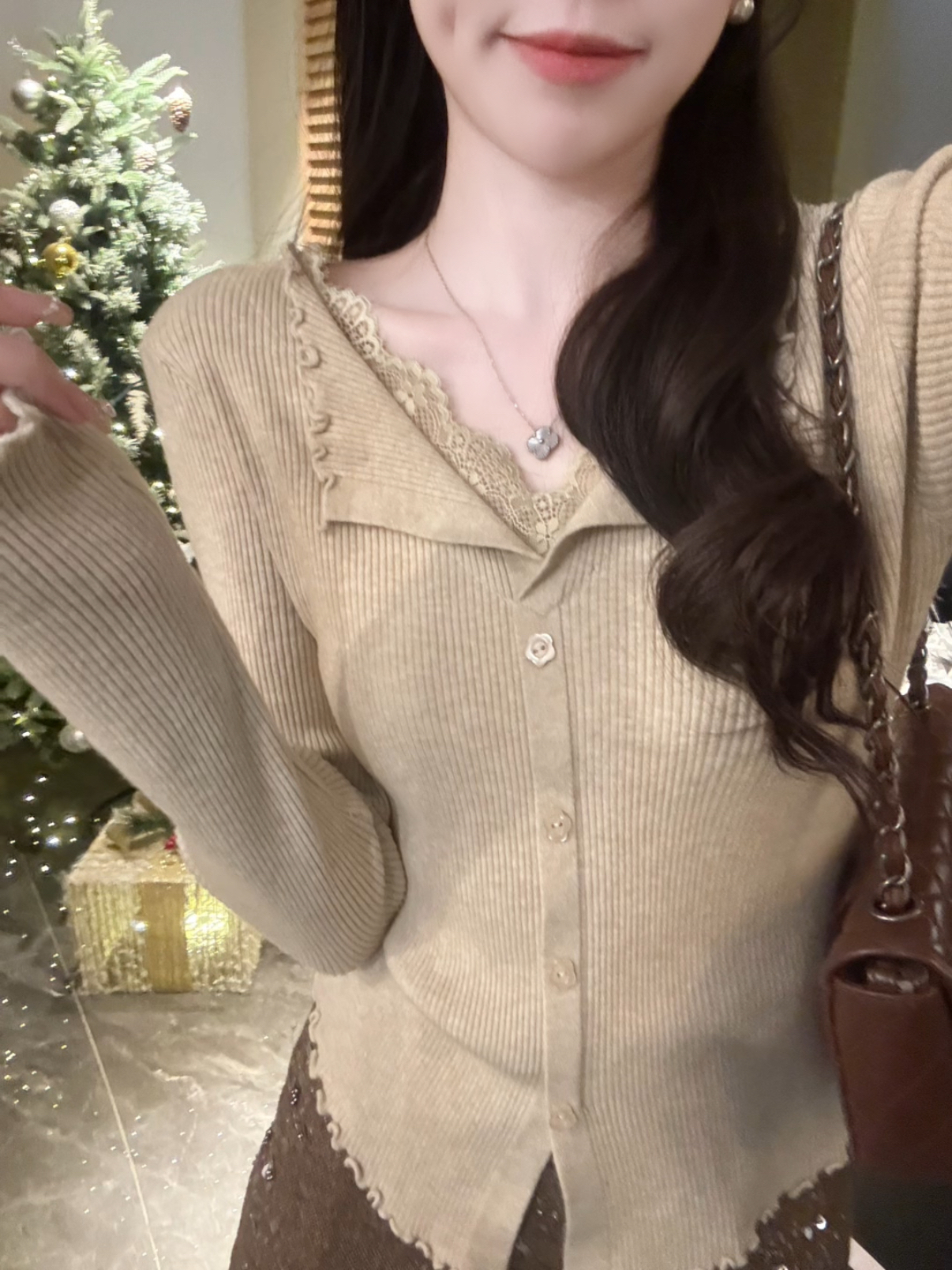 安璃 V领蕾丝纯欲显瘦针织毛衣