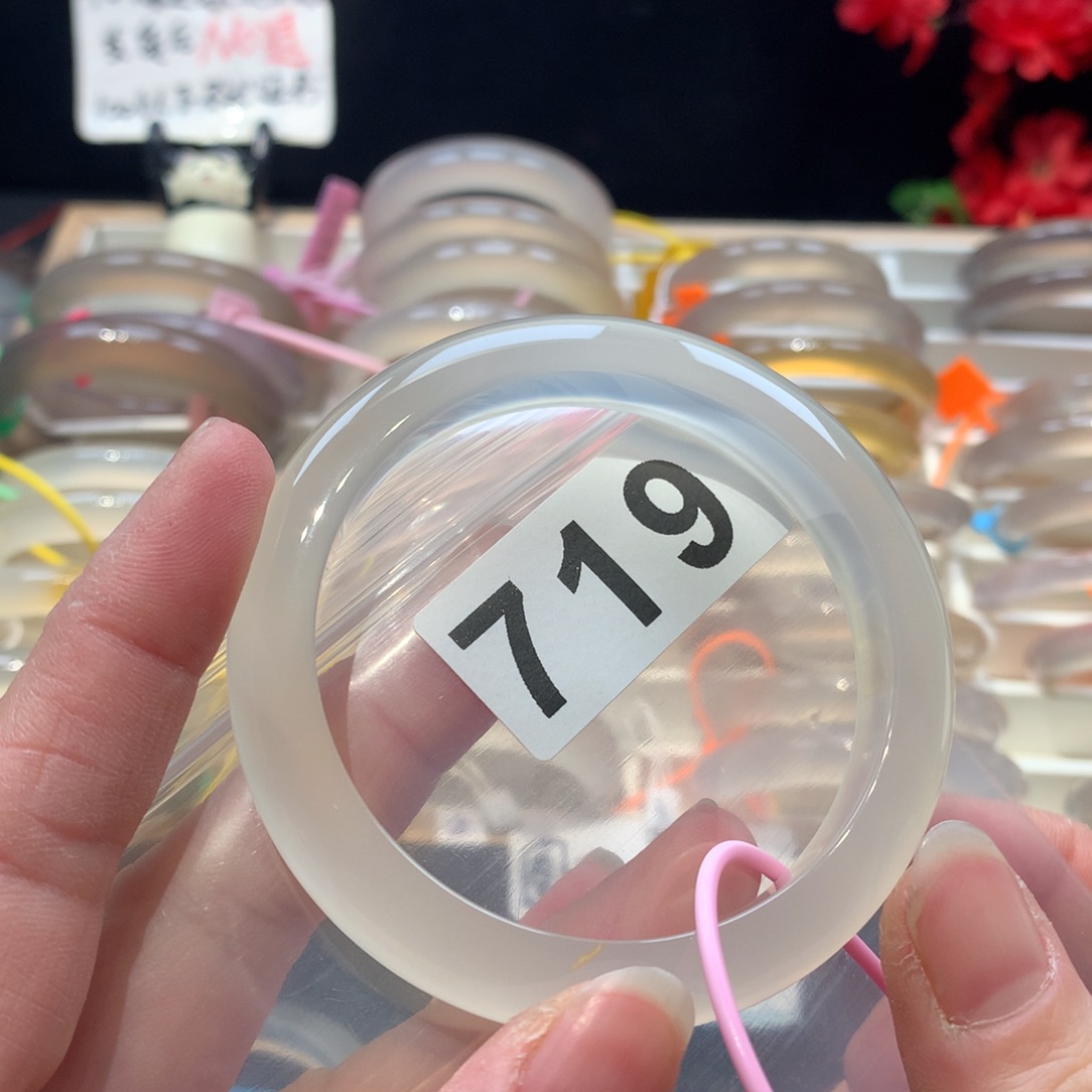 玛瑙/玉髓手镯未镶嵌張*?