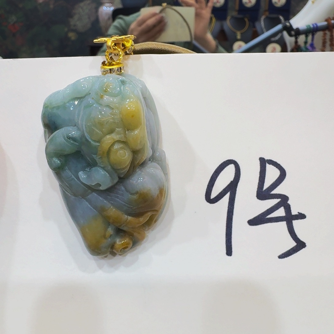 翡翠颈饰未镶嵌老坑