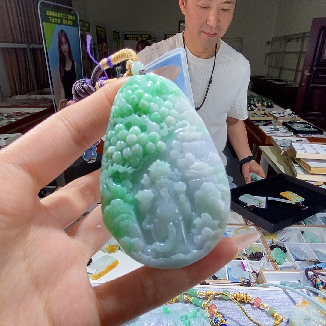 翡翠未镶嵌颈饰翡翠