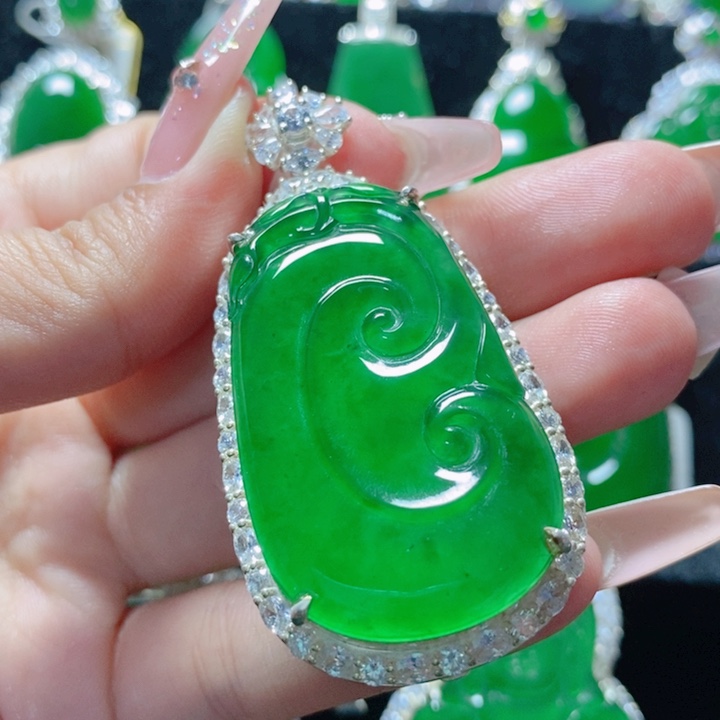 翡翠颈饰银S925镶嵌